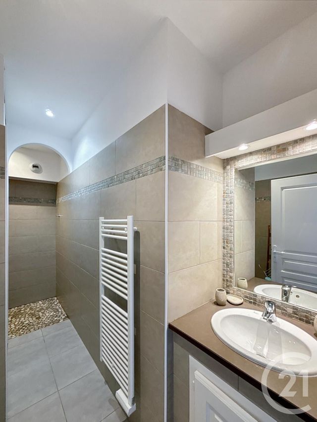 Appartement T3 à vendre - 3 pièces - 53.75 m2 - L ILE ROUSSE - 202 - CORSE - Century 21 Dary Immobilier