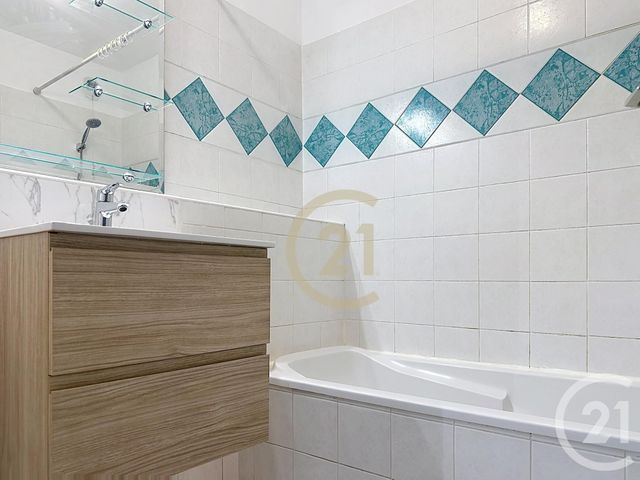 Appartement T2 à vendre - 2 pièces - 38.11 m2 - L ILE ROUSSE - 202 - CORSE - Century 21 Dary Immobilier