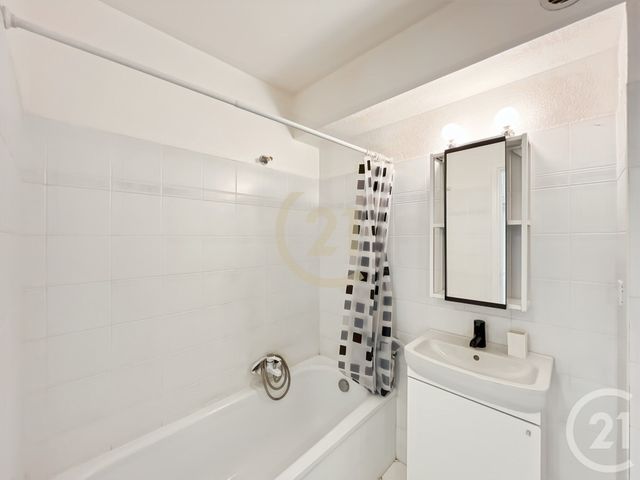 Appartement Studio à louer - 1 pièce - 29.54 m2 - L ILE ROUSSE - 202 - CORSE - Century 21 Dary Immobilier