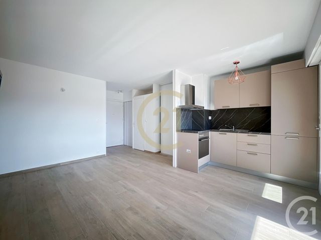 Afficher la photo en grand Appartement Studio à louer - 1 pièce - 26.25 m2 - CALVI - 202 - CORSE - Century 21 Dary Immobilier