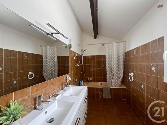 Appartement T3 à louer - 3 pièces - 91.35 m2 - ST FLORENT - 202 - CORSE - Century 21 Dary Immobilier