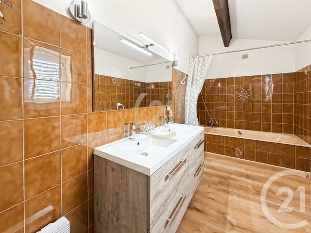 Appartement T3 à louer - 3 pièces - 91.35 m2 - ST FLORENT - 202 - CORSE - Century 21 Dary Immobilier