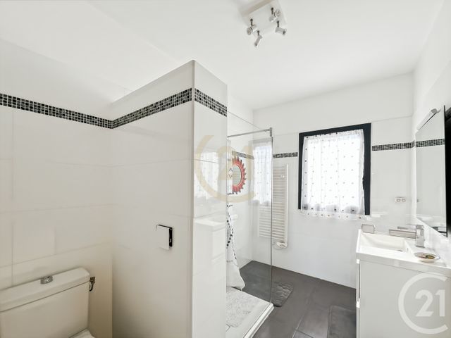 Appartement T2 à louer - 2 pièces - 52.64 m2 - ST FLORENT - 202 - CORSE - Century 21 Dary Immobilier